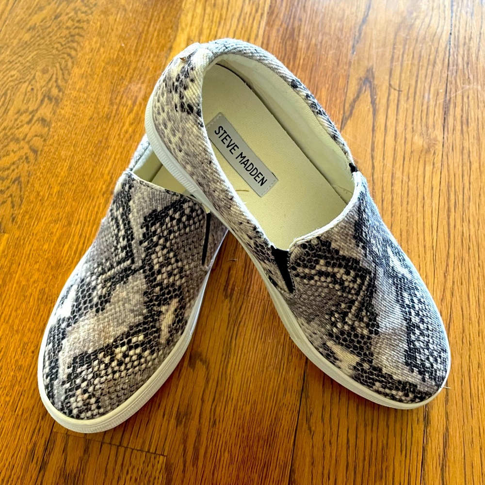 Size 7.5 Steve Madden snakeskin slip on sneaker